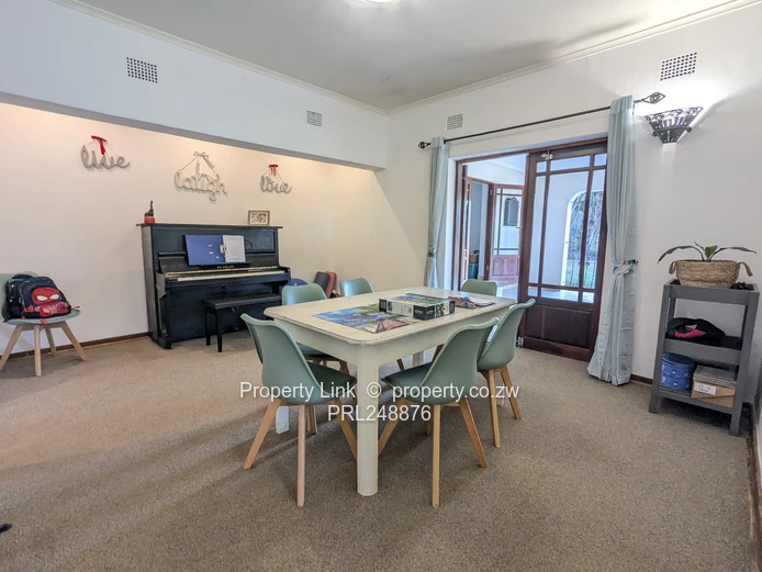 Family Friendly Highlands Home - Available 1 August