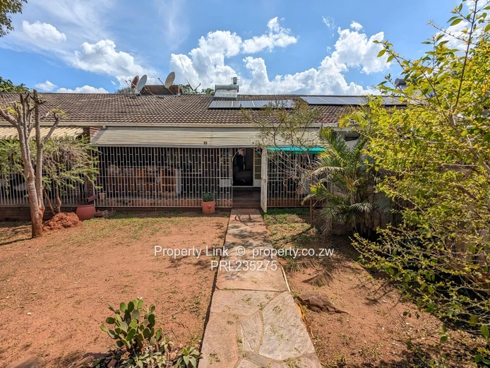 2-bed, 1-bath Garden Flat In Greystone Park