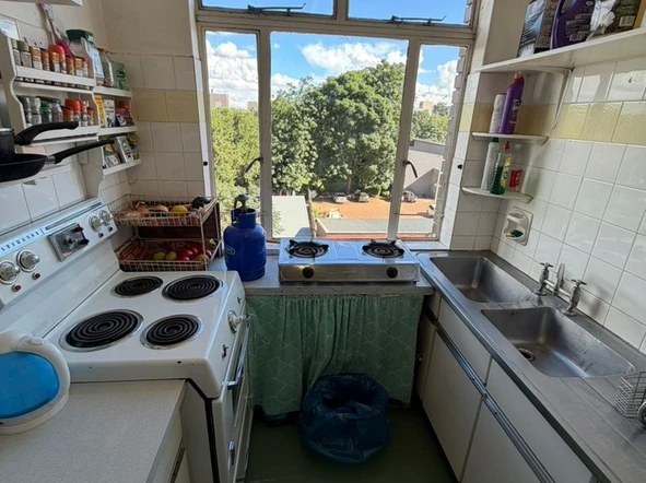 2 Bedroom Flat & Apartment