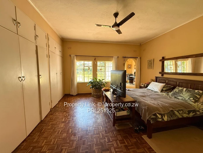 Spacious Family Home With Cottage, Pool & Borehole