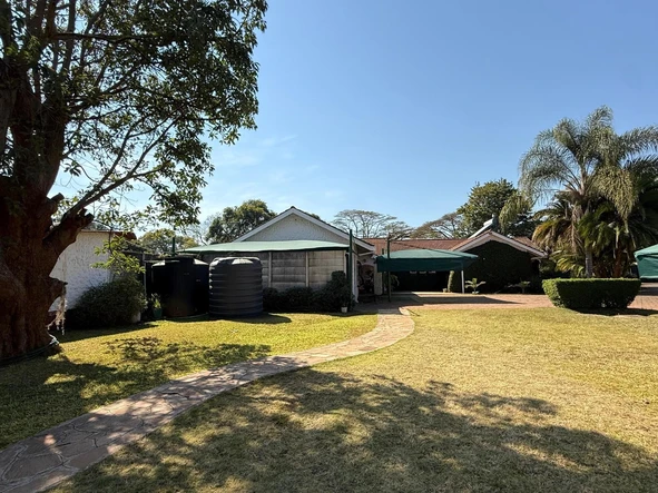 6 Bedroom House