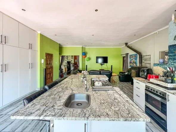 6 Bedroom House