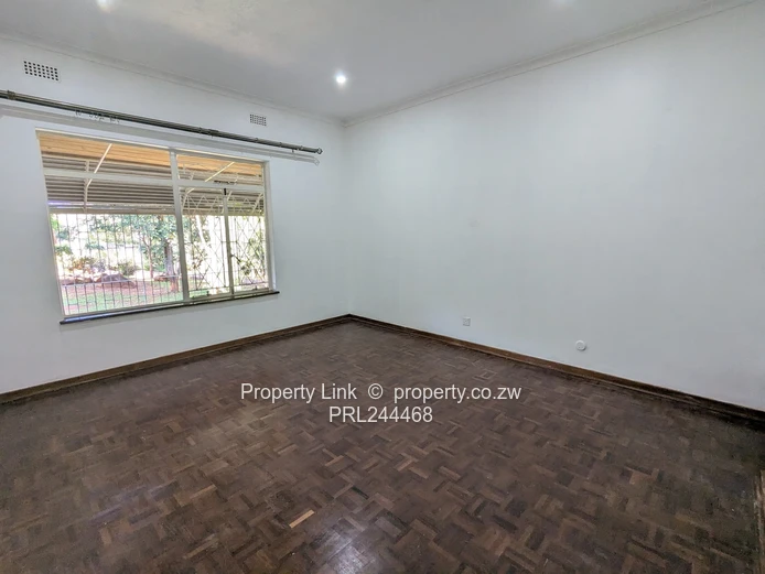 2-bed, 1-bath Garden Flat In Greystone Park