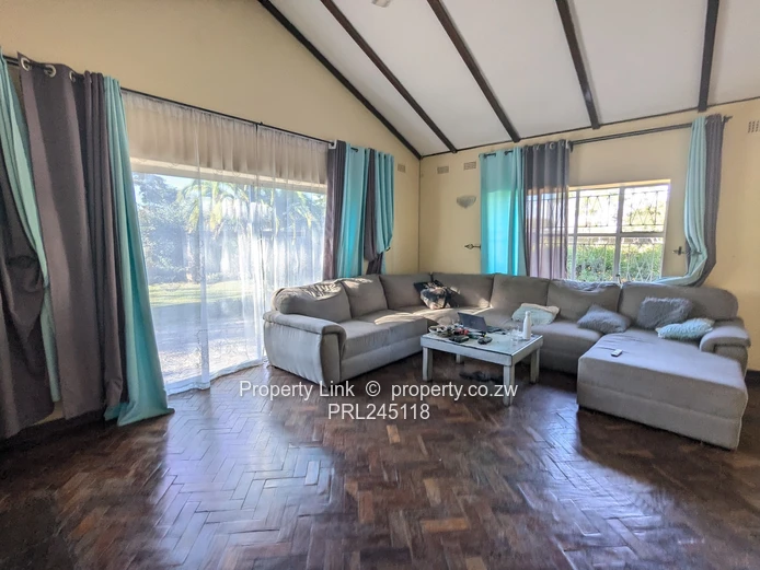 3 Bed 1.5 Bathroom House - Available 1 May