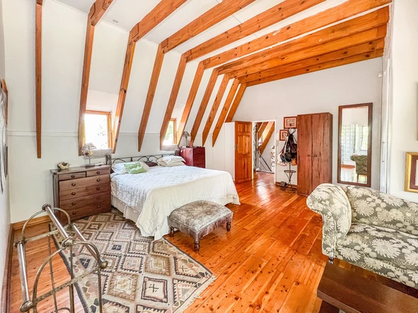 6 Bedroom House