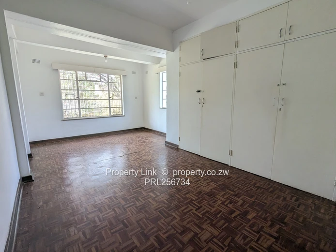 2 Bed 1 Bath Ground Floor Apartment With Garden