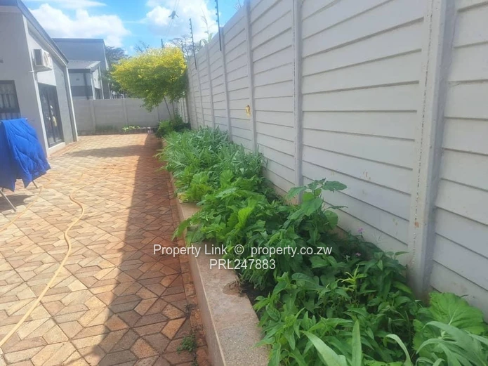Freestanding 3 Bed Townhouse In A Secure Complex