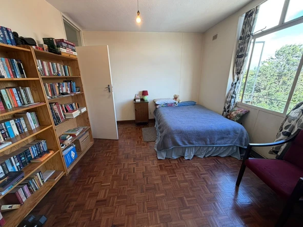 2 Bedroom Flat & Apartment