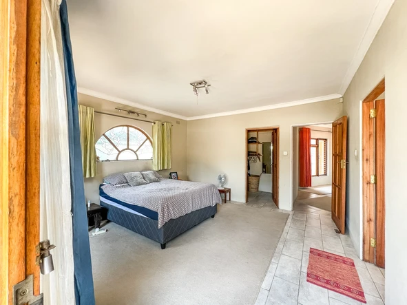6 Bedroom House