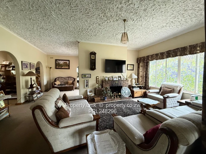 Unfurnished 4-Bed House with Pool Available Immediately