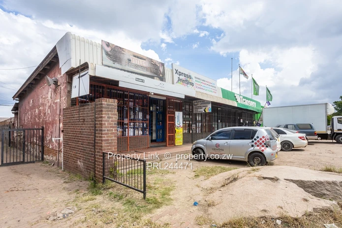 Main Road Frontage Double Stand Opportunity