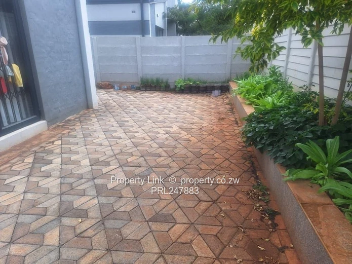 Freestanding 3 Bed Townhouse In A Secure Complex