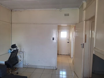Flat & Apartment
