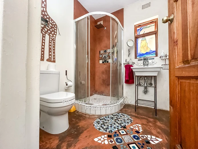 Prime Location Home - 2 Boreholes, 2 Pools & 2-Bed Cottage!