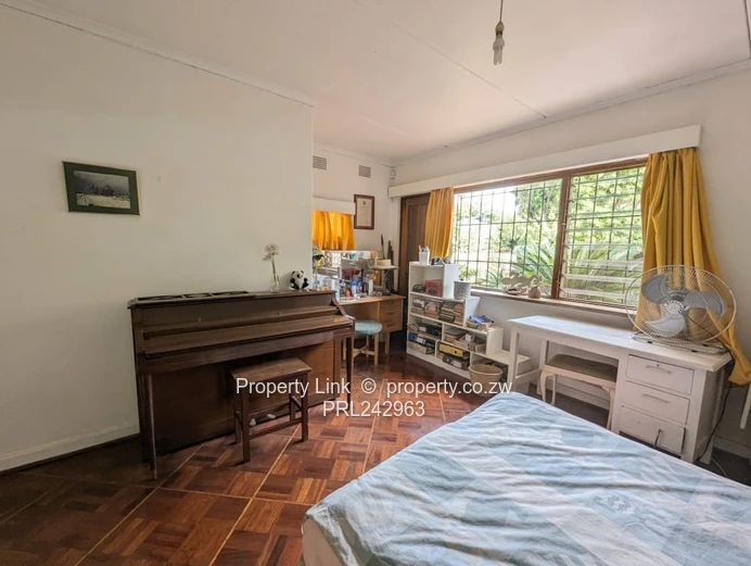 Family Sanctuary On Over An Acre (Sole Mandate)