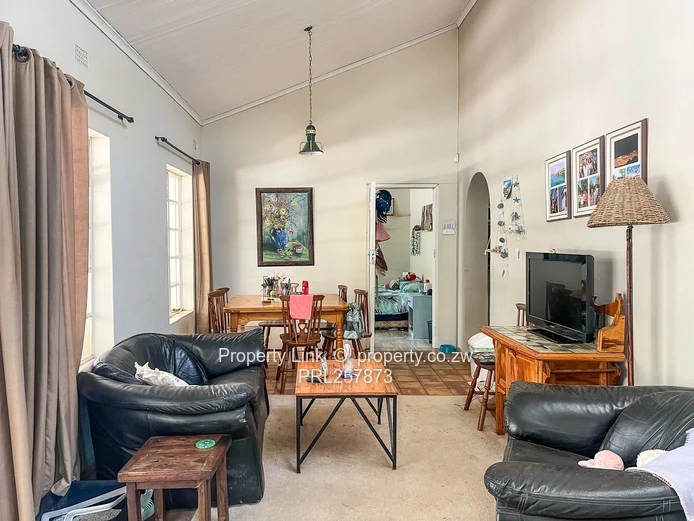 Prime Location Home - 2 Boreholes, 2 Pools & 2-Bed Cottage!