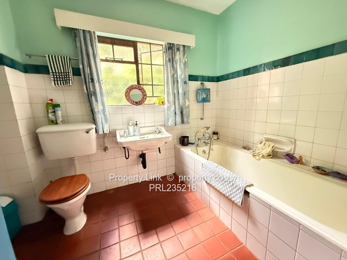 Spacious 5-Bed Family Home For Rent In Avondale