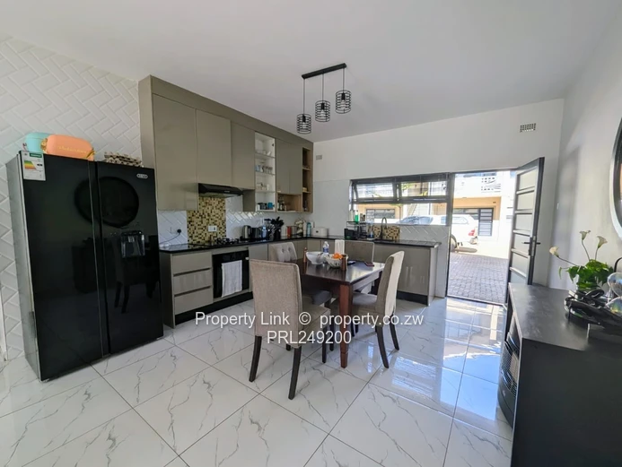 Perfect Blend of Well-Established & Modern Flat