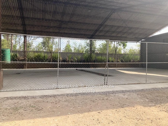 Industrial Yard - Ideal For Workshop / Truck Stop