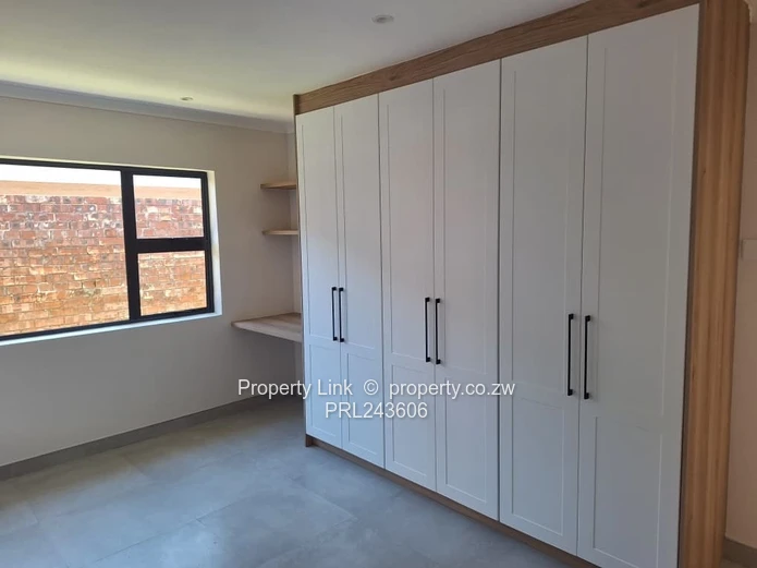 Modern Townhouse For Rent In Newlands