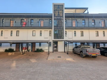 2 Bedroom Flat & Apartment