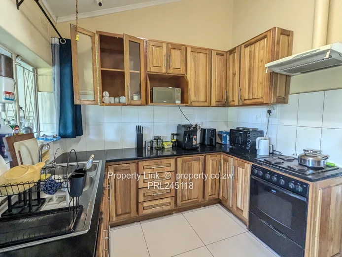3 Bed 1.5 Bathroom House - Available 1 May