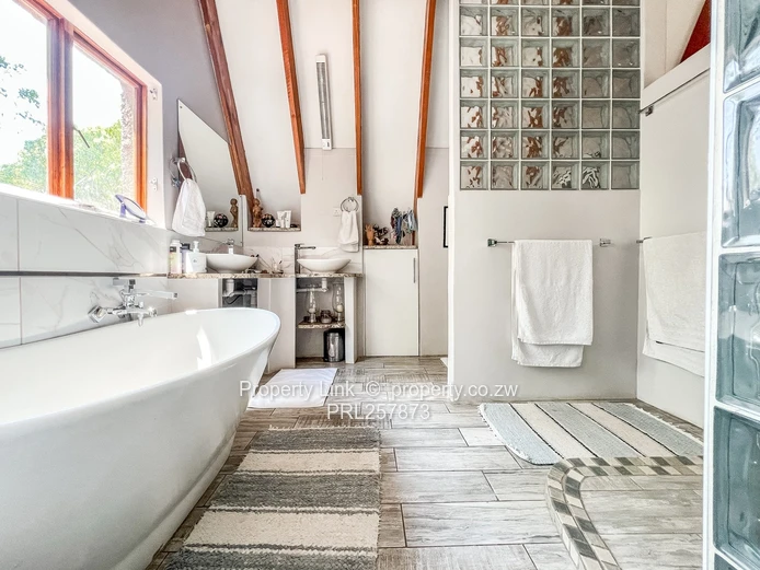 Prime Location Home - 2 Boreholes, 2 Pools & 2-Bed Cottage!