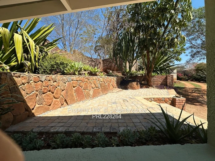 Rolf Valley - Ideal Location