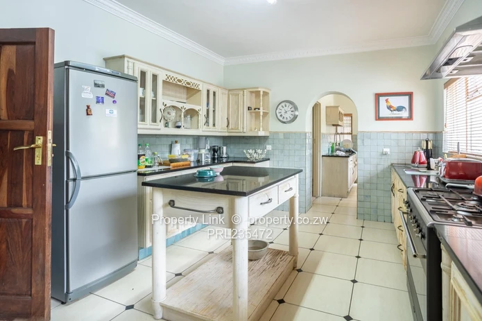 Absolutely Stunning Home Plus Cottage & Borehole (Sole Mandate)