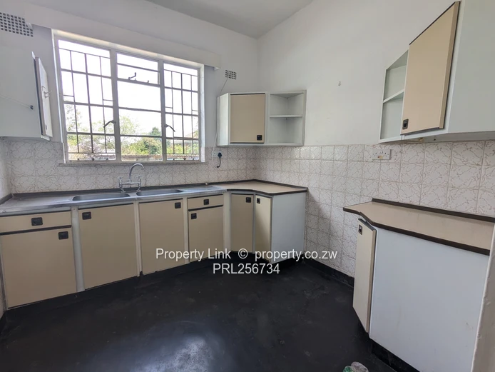 2 Bed 1 Bath Ground Floor Apartment With Garden