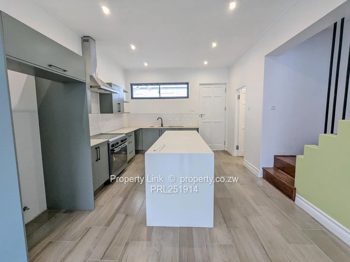 Newlands Luxury Apartment Available Immediately