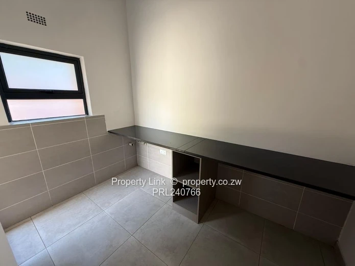 Convenient Modern Townhouse Available Immediately