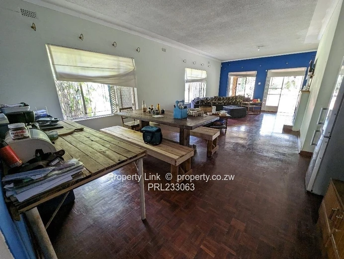 Borehole, Garden, Pool & Separate 1 Bed Self-Contained Cottage