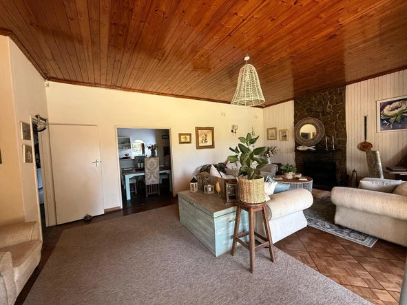 6 Bedroom House