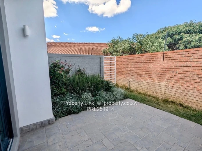 Newlands Luxury Apartment Available Immediately