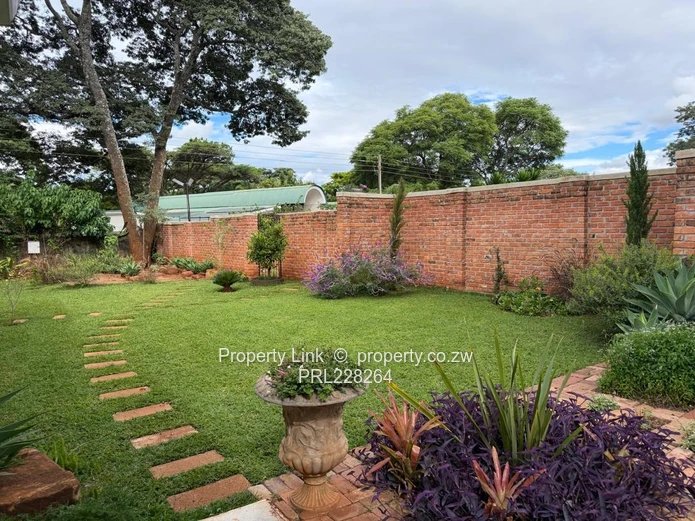 Rolf Valley - Ideal Location