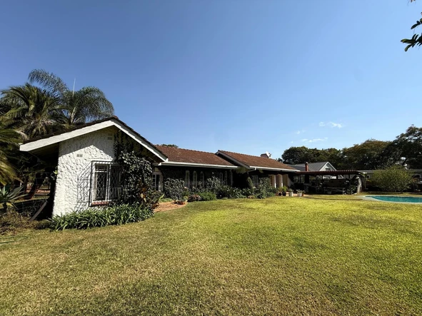6 Bedroom House