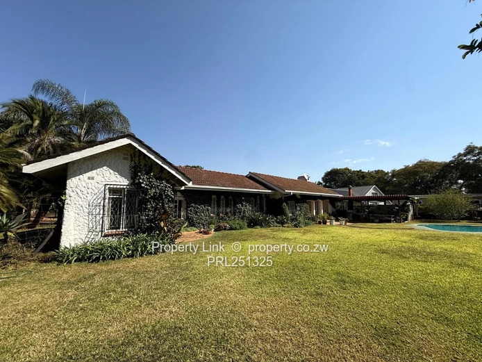 Spacious Family Home With Cottage, Pool & Borehole