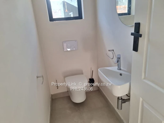 Modern Townhouse For Rent In Newlands