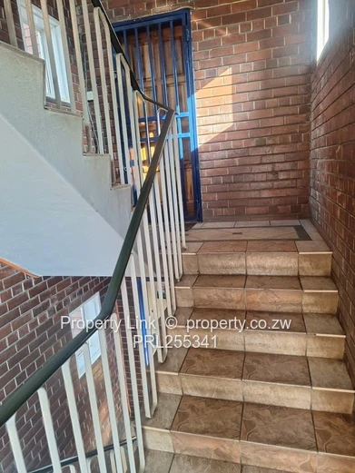 3 Bedroom Flat For Sale In The Avenues