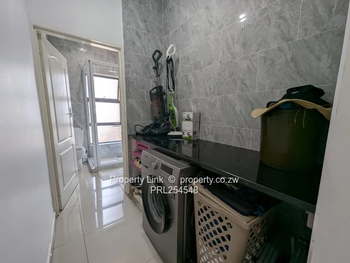 Perfect Blend Of Well-Established & Modern Flat