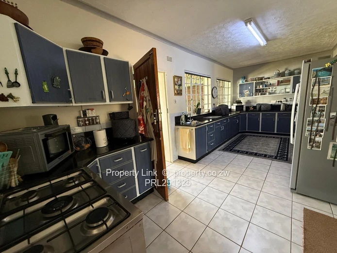 Spacious Family Home With Cottage, Pool & Borehole