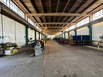 Commercial & Industrial Land