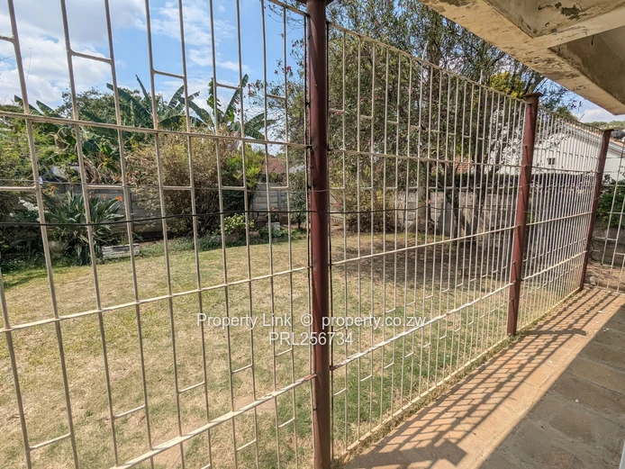 2 Bed 1 Bath Ground Floor Apartment With Garden