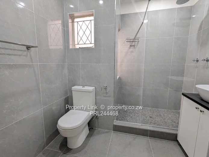 2-bed, 1-bath Garden Flat In Greystone Park