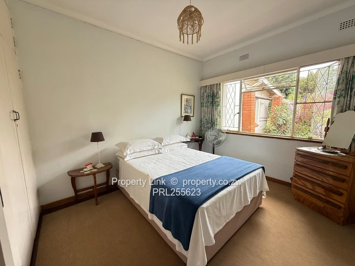 Family Home On Quiet Close With Borehole & Pool