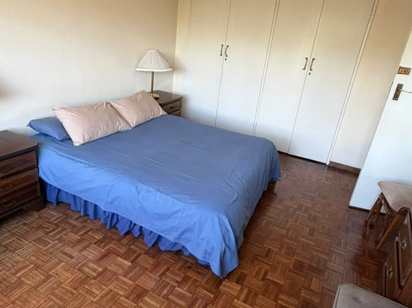 2 Bedroom Flat & Apartment