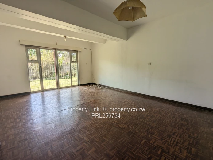 2 Bed 1 Bath Ground Floor Apartment With Garden