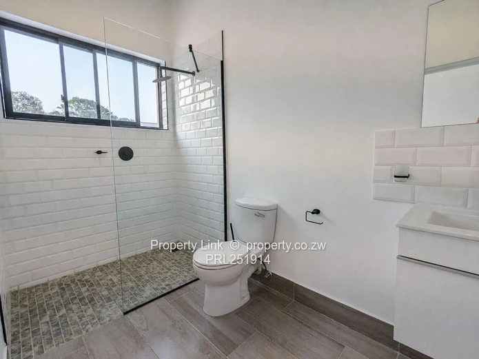 Newlands Luxury Apartment Available Immediately