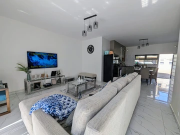 3 Bedroom Garden Flat